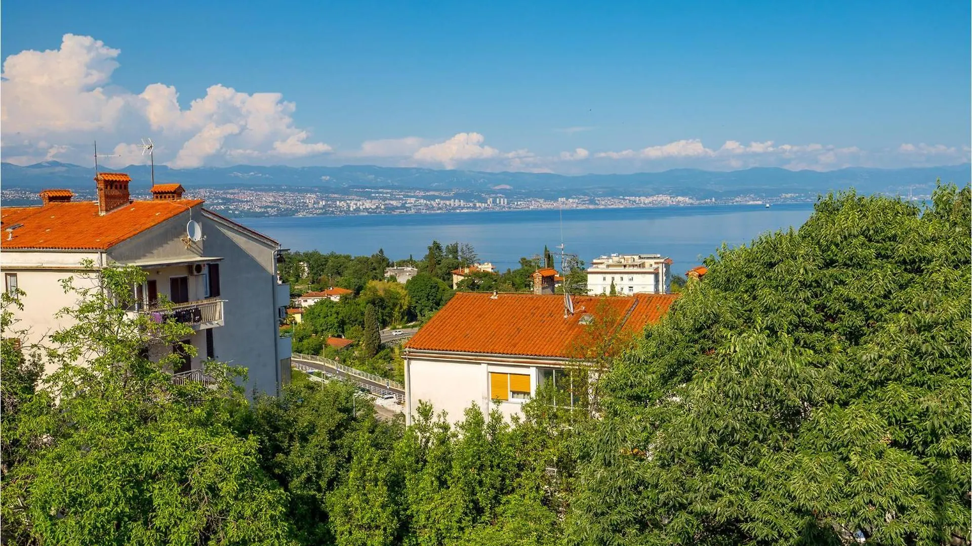 Stunning Apartment In Lovran With Kitchen
